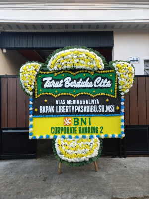 Papan Bunga Duka di Bajo