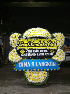 Papan Bunga Duka di Bajo